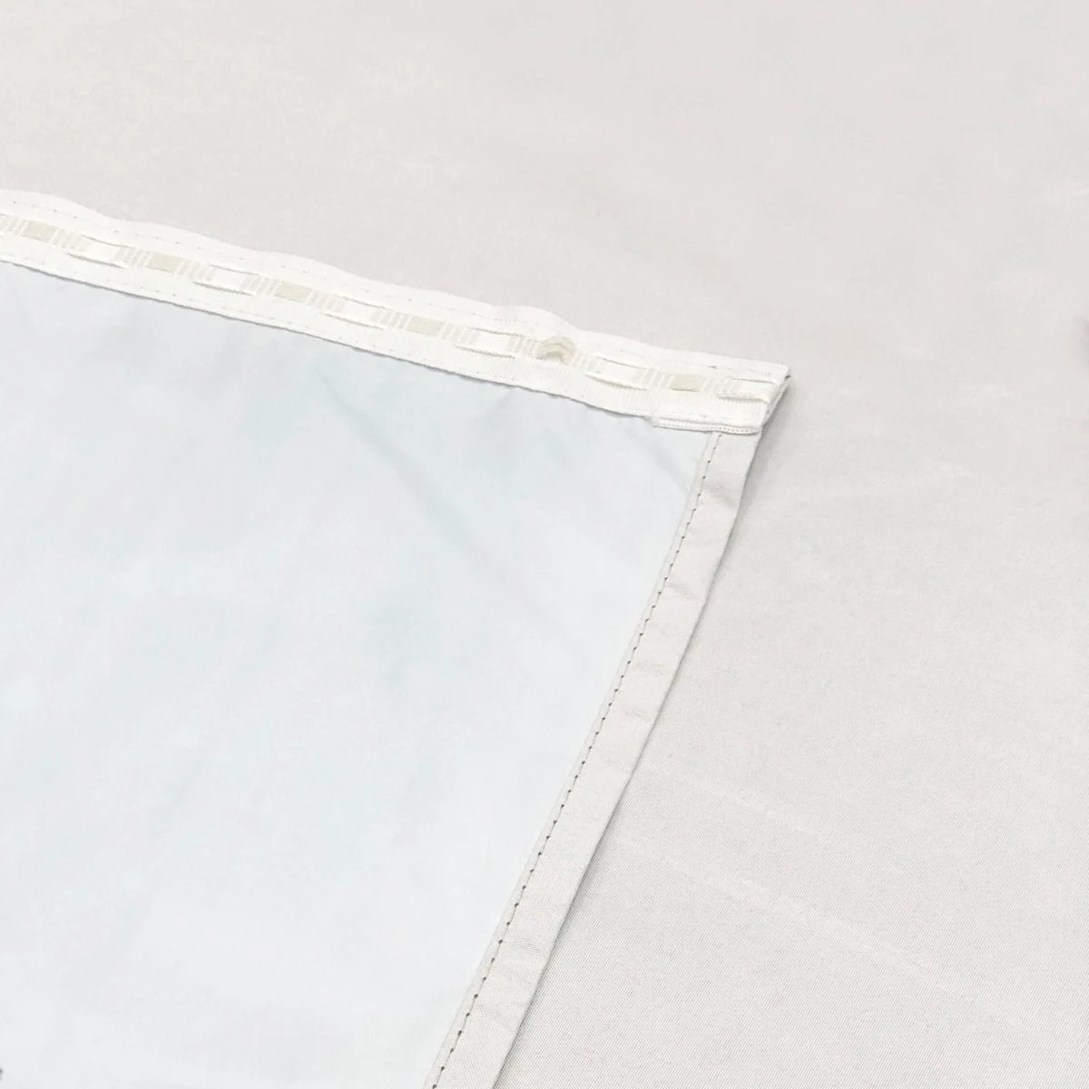 Verdunkelungsstoff Für Vorhänge Und Gardinen – 2 X Vorhangfutter, Fertig Konfektioniert 6 Verdunkelungsstoff Für Vorhänge Und Gardinen – 2 X Vorhangfutter, Fertig Konfektioniert – Bild 6