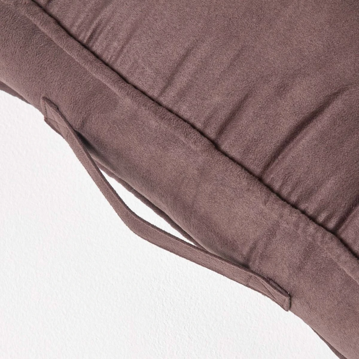 Komfortables Sesselkissen Mit Veloursbezug – Sitzkissen Braun, 50 X 50 Cm 4 Komfortables Sesselkissen Mit Veloursbezug – Sitzkissen Braun, 50 X 50 Cm – Bild 4