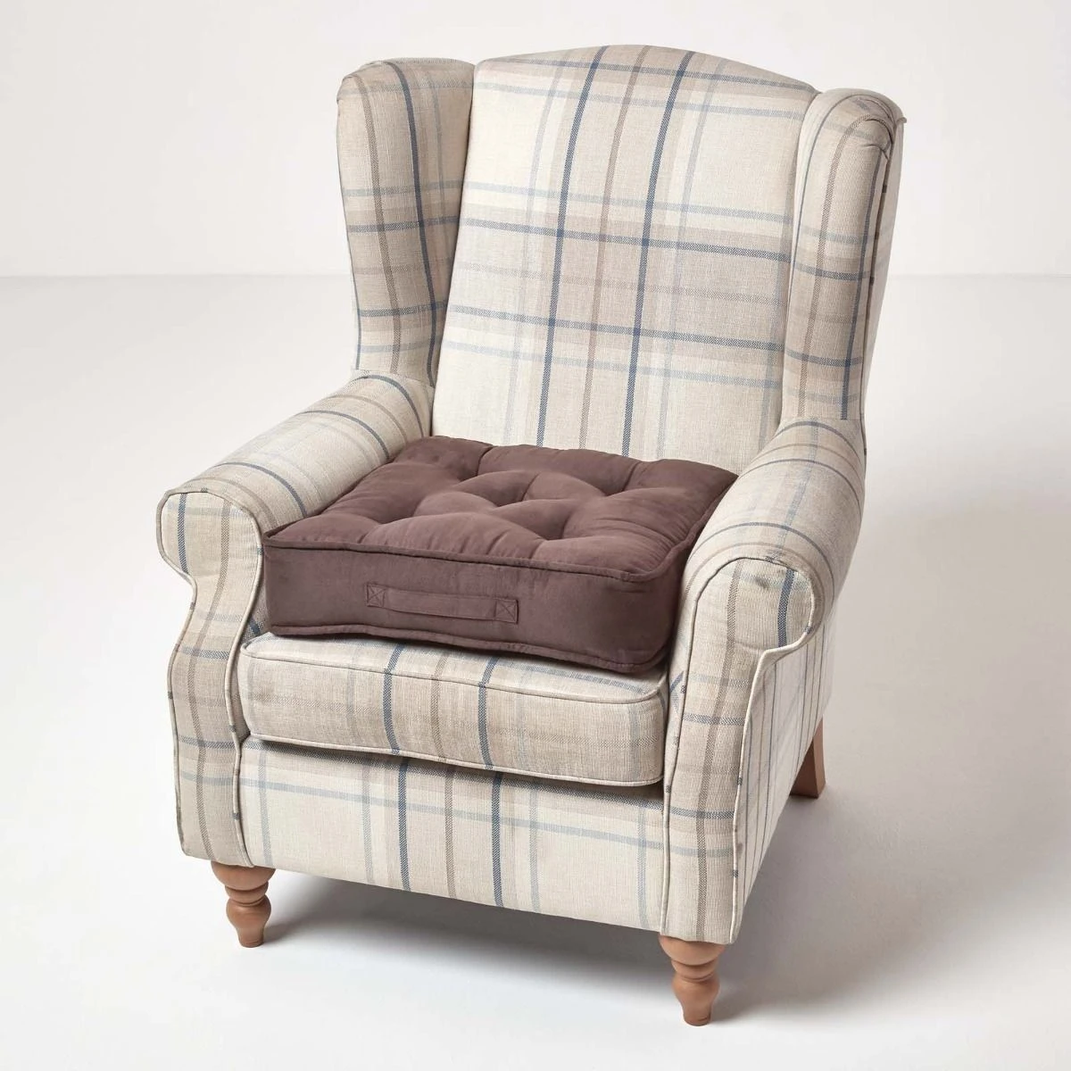 Komfortables Sesselkissen Mit Veloursbezug – Sitzkissen Braun, 50 X 50 Cm 6 Komfortables Sesselkissen Mit Veloursbezug – Sitzkissen Braun, 50 X 50 Cm – Bild 6