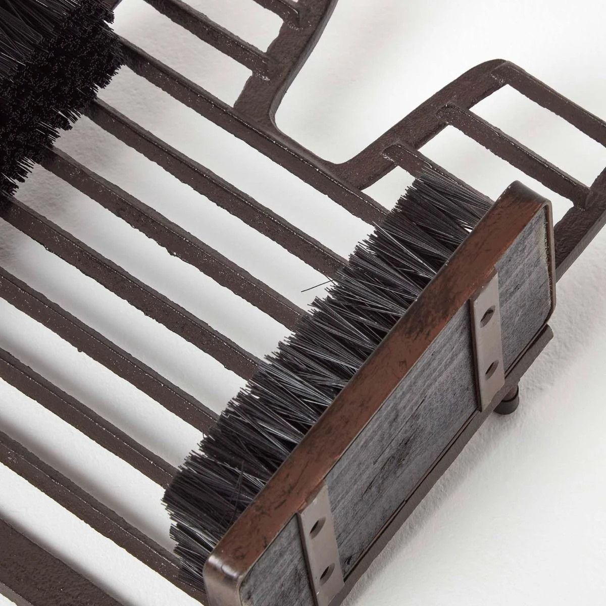 Stiefelknecht Aus Gußeisen, Mit Bürsten, 22 X 25.4 X 11.7 Cm 3 Stiefelknecht Aus Gußeisen, Mit Bürsten, 22 X 25.4 X 11.7 Cm – Bild 3