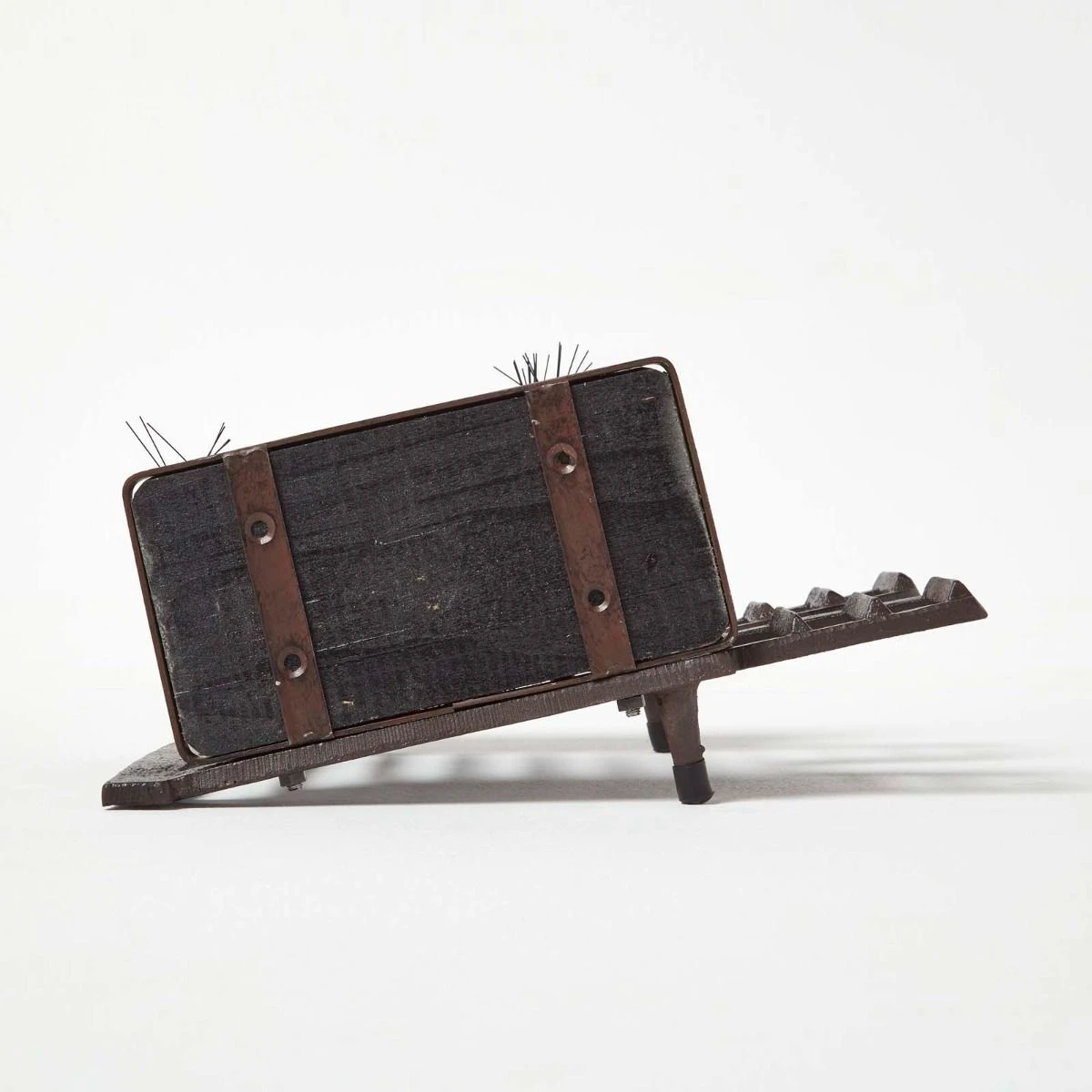 Stiefelknecht Aus Gußeisen, Mit Bürsten, 22 X 25.4 X 11.7 Cm 4 Stiefelknecht Aus Gußeisen, Mit Bürsten, 22 X 25.4 X 11.7 Cm – Bild 4