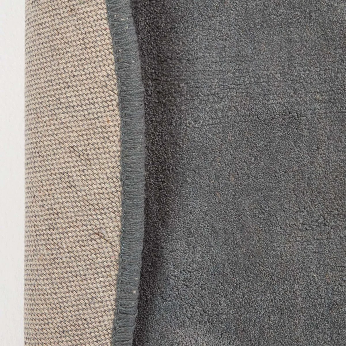 Grauer Kurzflor-Teppich Aus 100% Baumwolle 5 Grauer Kurzflor-Teppich Aus 100% Baumwolle – Bild 5