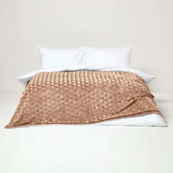 Kuschelige Samtdecke Mit Dreiecksmuster – Sherpa-Decke Hellbraun 8 Kuschelige Samtdecke Mit Dreiecksmuster – Sherpa-Decke Hellbraun -Homescapes Sale Haus sf2309 3 3